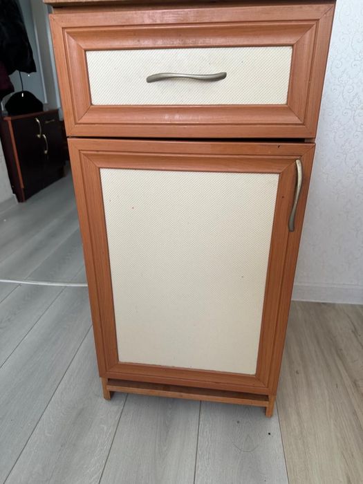 Кухня + холодильник ( не рабочий)