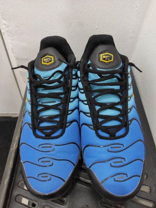 Продам кроссовки Nike AirMax