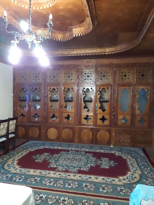 Уй Сотилади Уй Сотилади 
12, подвал 5 хона, хоналар баландлиги 3 метр