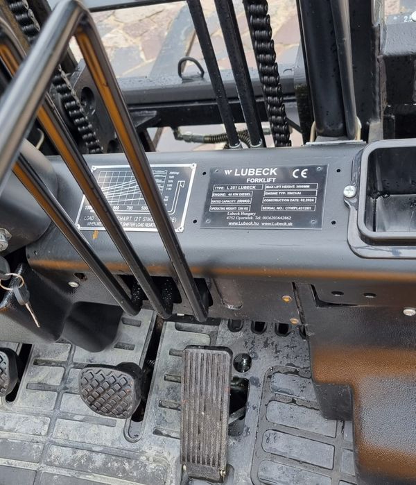 Motostivuitor Lubeck L-251 2.5 tone ridicare NOU  Garantie 2 ani