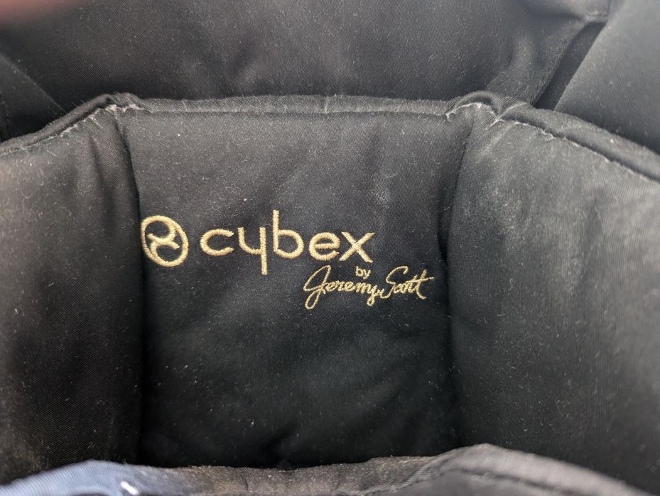 Стол за кола Cybex Cloud Z i-size Jeremy Scott Wings + база