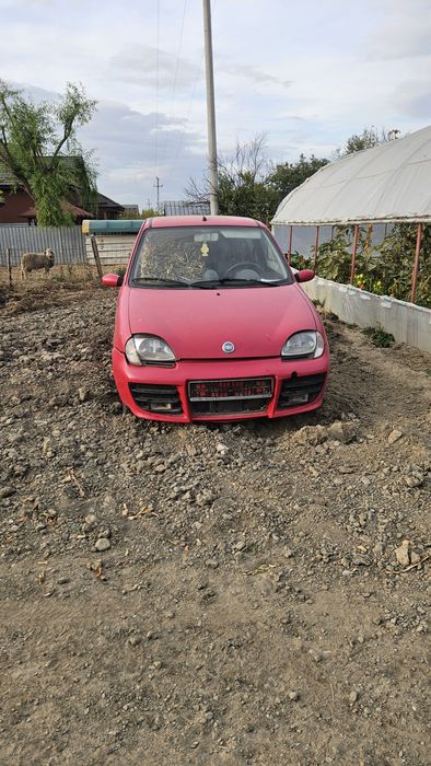 Fiat Seicento 2,2 din 2002 dezmembrez sau vând întreagă