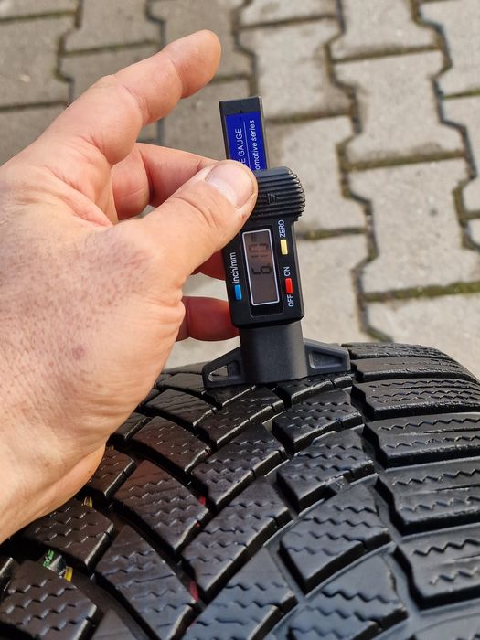 235 55 18 bridgestone 2бр.