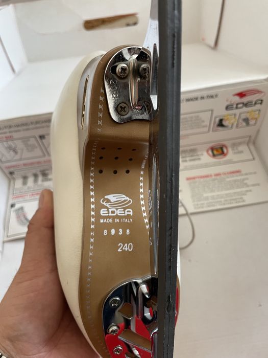 Коньки профессиональные