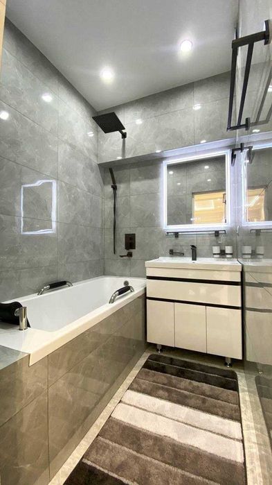 Ойбек Метро! Ор-р: Broccoli !  Сдаётся 3хком квартира в центре!