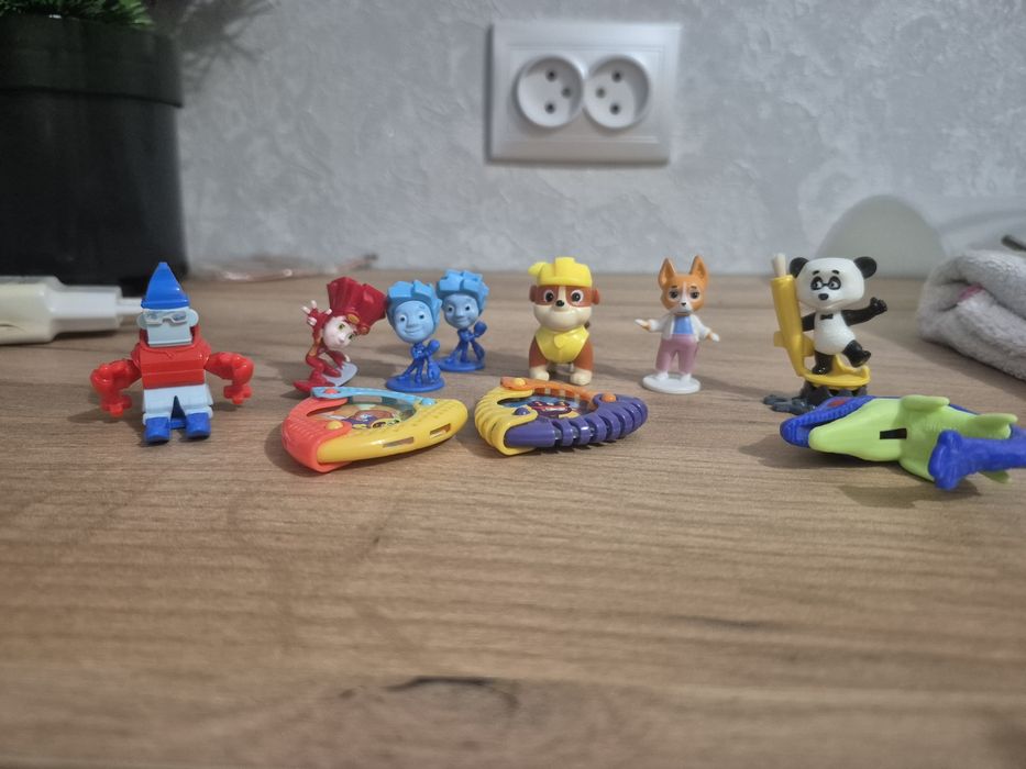 Киндер игрушки разные