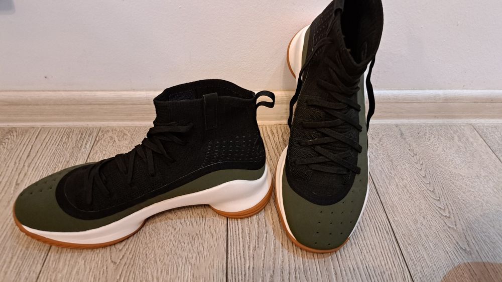 Adidasi Under Armour