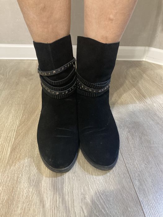 Продам замшевые сапоги