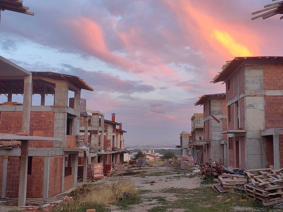 Нова къща с двор до София, без комисионна