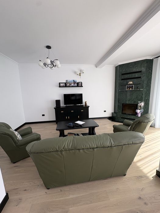 Proprietar, vand casa de 300 mp, teren 1300 mp