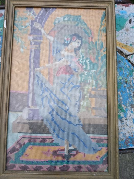 Стари гоблени  на 50 години сигурно може и повече 20 € ЗА брой