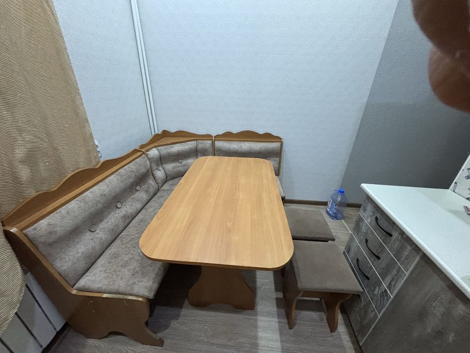 Кухонный уголок стол стулья