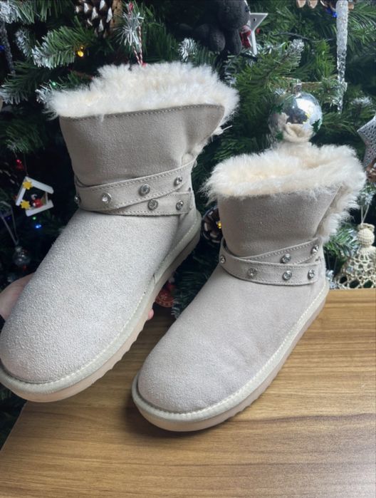 Ghete tip UGG din piele întoarsă