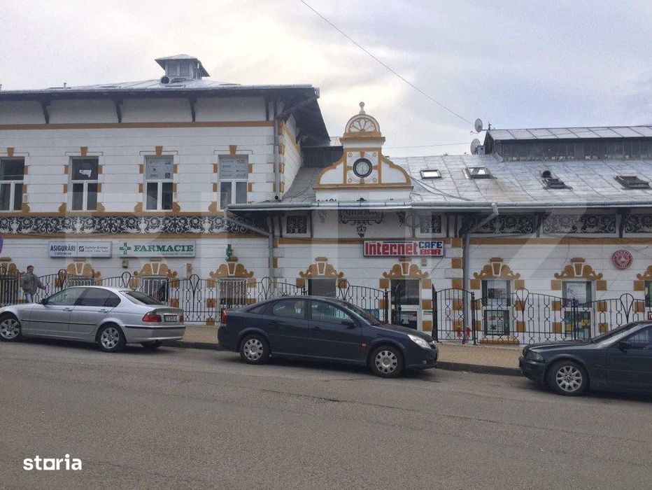 Vanzare cladire spatii comerciale si de locuit