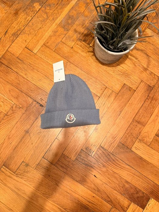 Caciula Moncler noua