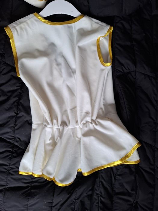 Әдемі кәжекей басқа тағатын бұйыммен(желетка )