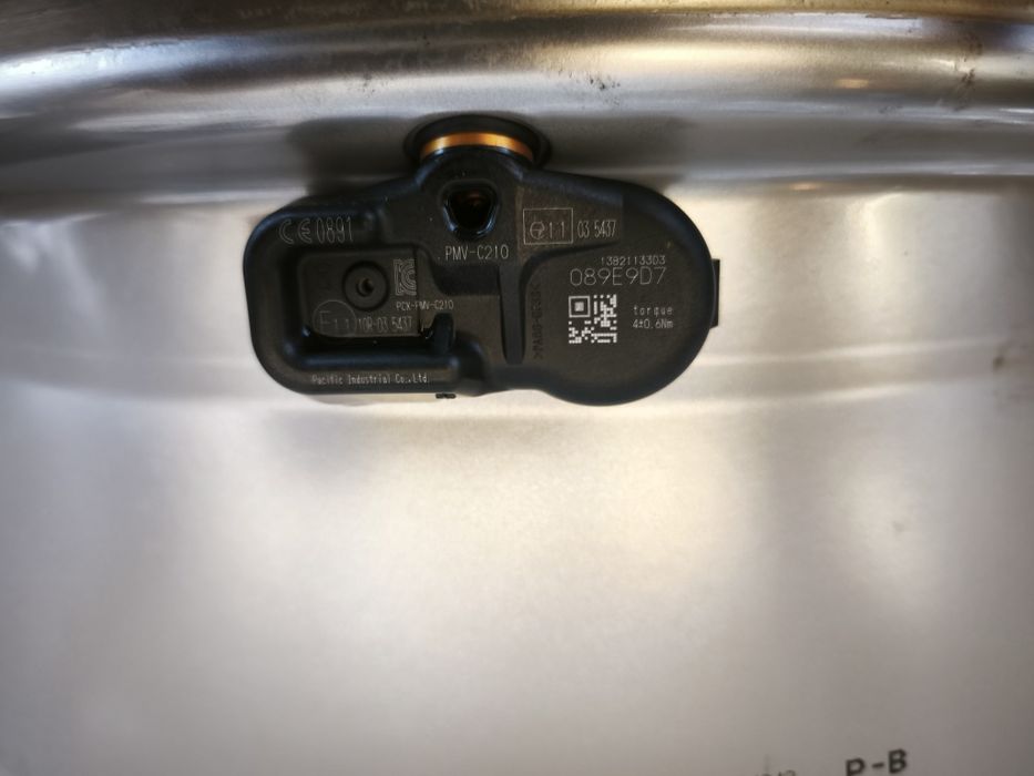 16" оригинални алуминиеви джанти за Toyota Corolla.