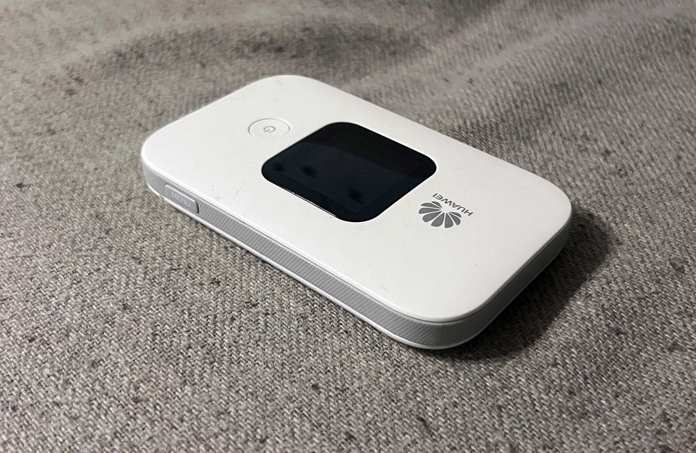 Router portabil Huawei Mobile WiFi E5577Cs 321 4G LTE