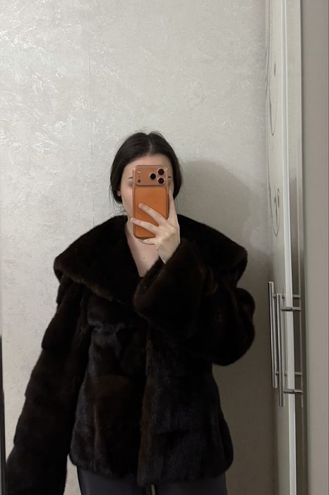 Продам норковую шубу