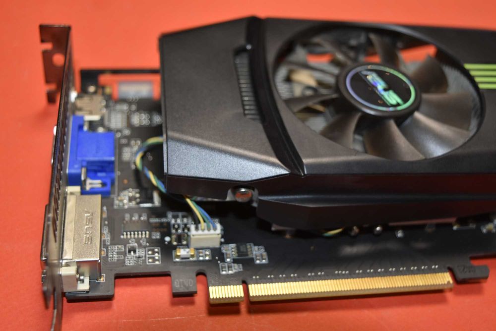 Видео карта Asus GTS 450 1 GB HDMI DVI VGA - работи перфектно