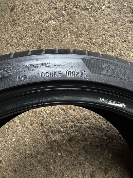 245 40 19 Bridgestone dot 0923 98y