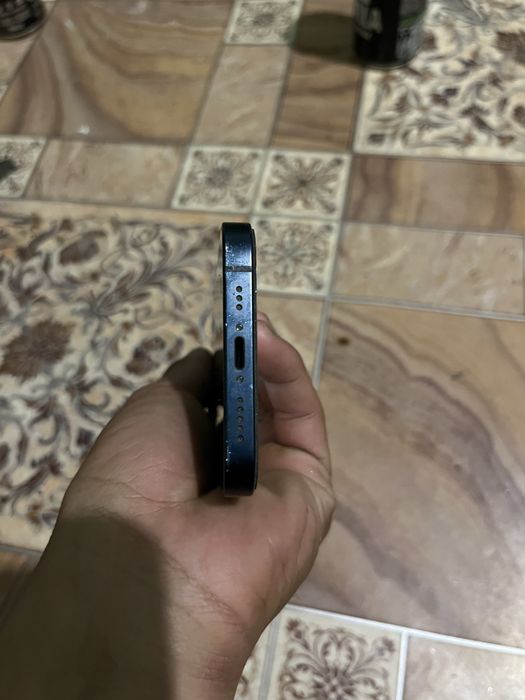 Продам телефон iPhone 13 в хорошем состоянии