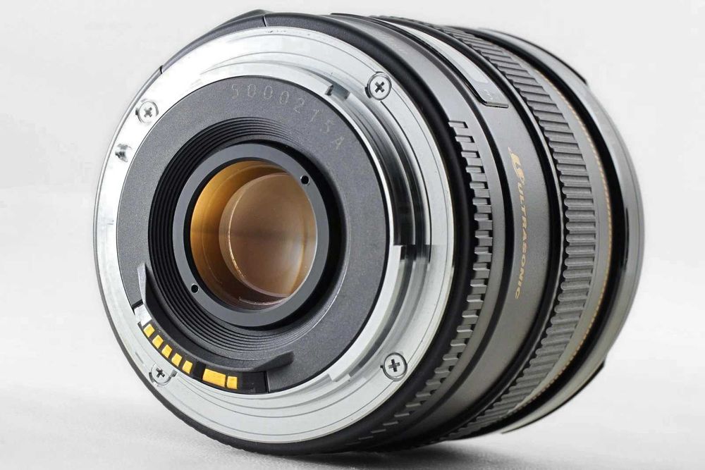 Canon EF 20mm f2.8 USM