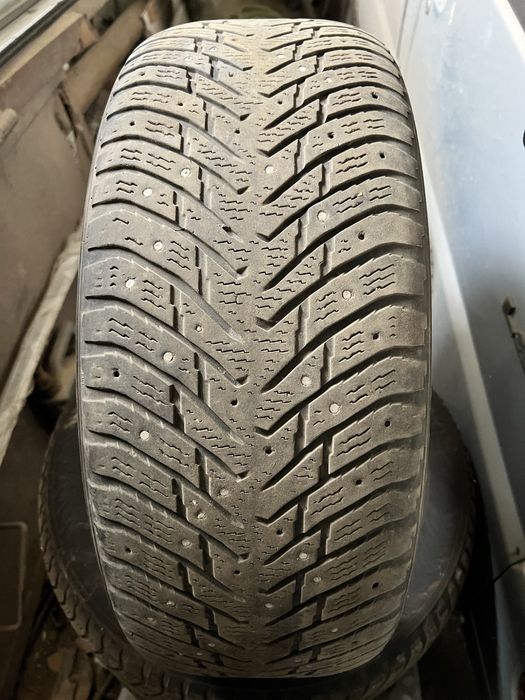 Резина зимняя Nokian