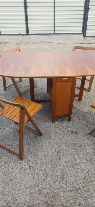 Masa extensibila+4 scaune.