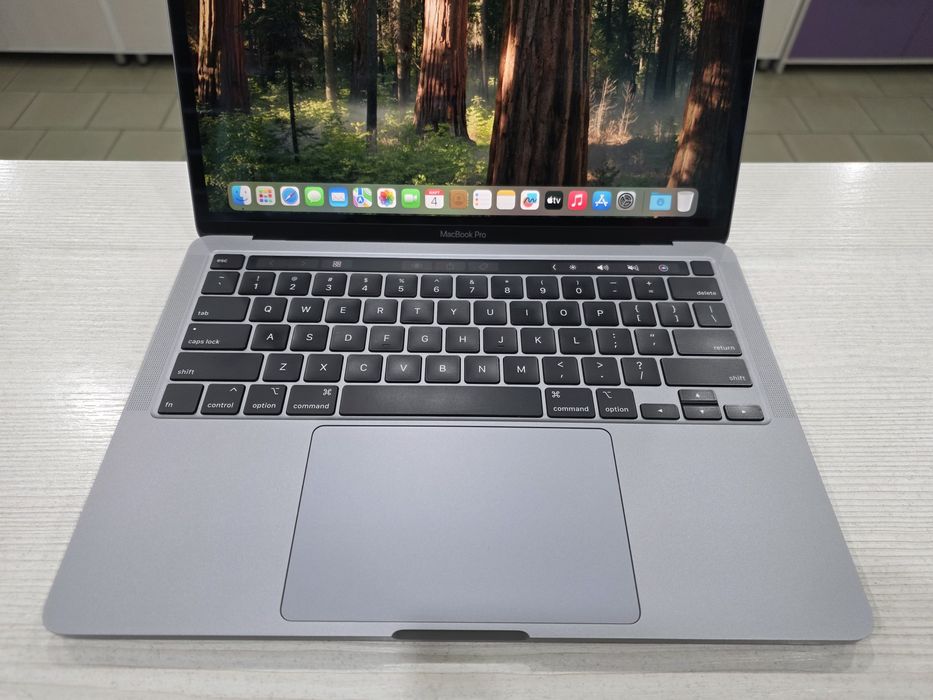 Apple MacBook Pro (Core i5, 8 Gb DDR3, 256 Gb SSD)