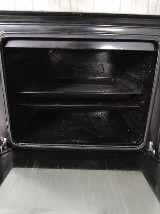 Продам газ плиту рабочая полностью 100%