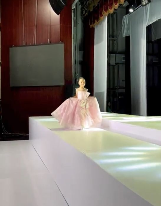 шикарное детское платье