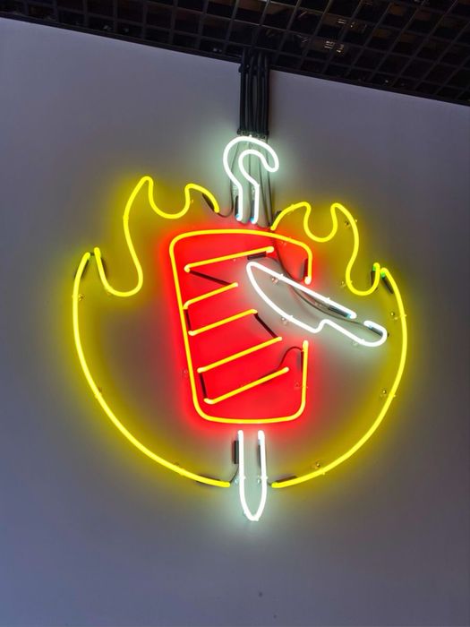 Неоновые вывески по городу Кокшетау