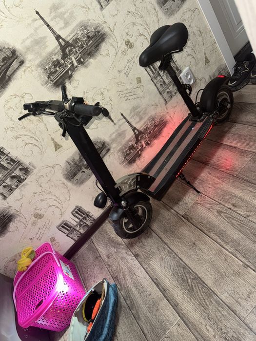 Продам электросамокат