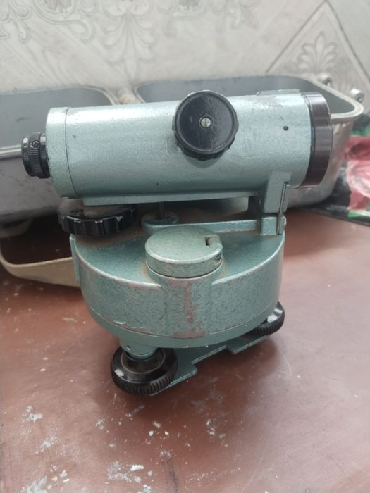 Нивелир дорожный