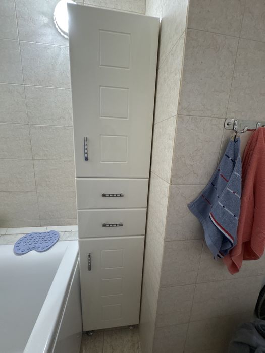 Продается шкаф для ванной