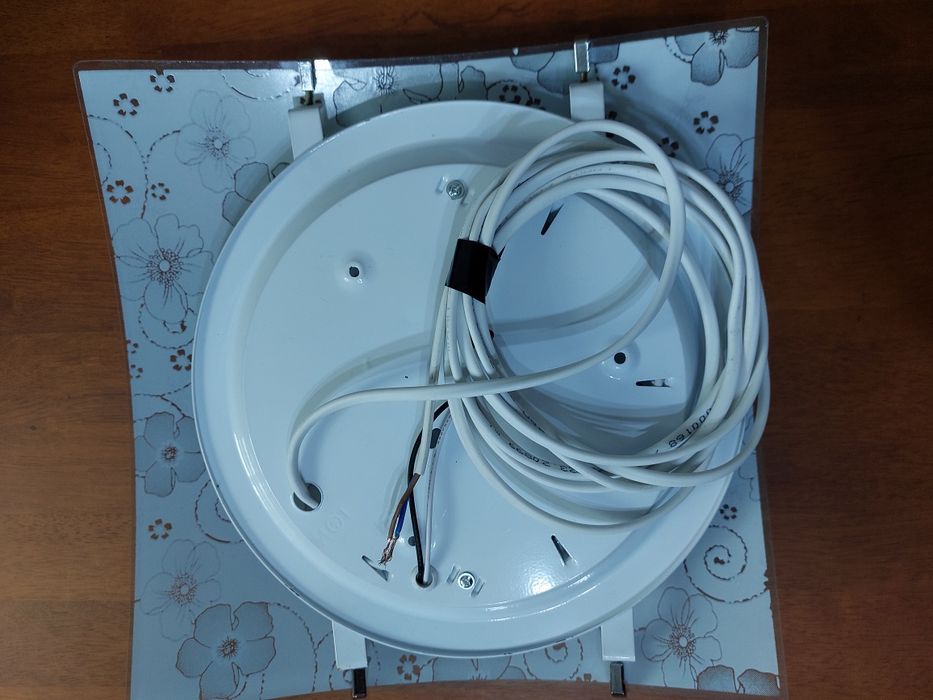 Два светильника новые