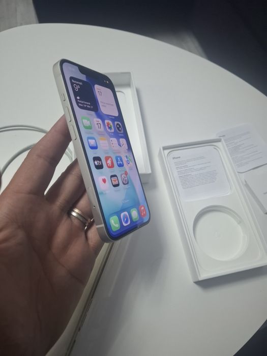 iPhone 13 , 128 Gb  White