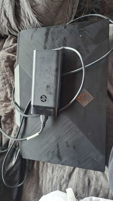 Геймърски лаптоп HP Omen 17