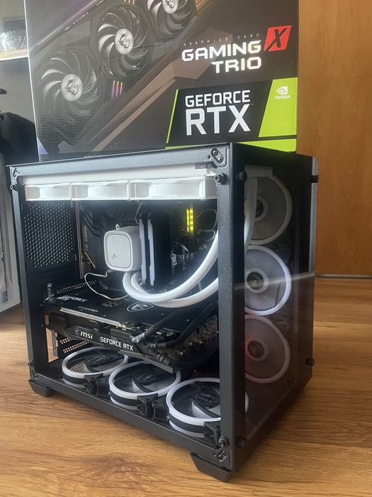 Геймърски компютър/ I7 11700KF/Водно/32GB/RTX 3090 24GB/2TB SSD