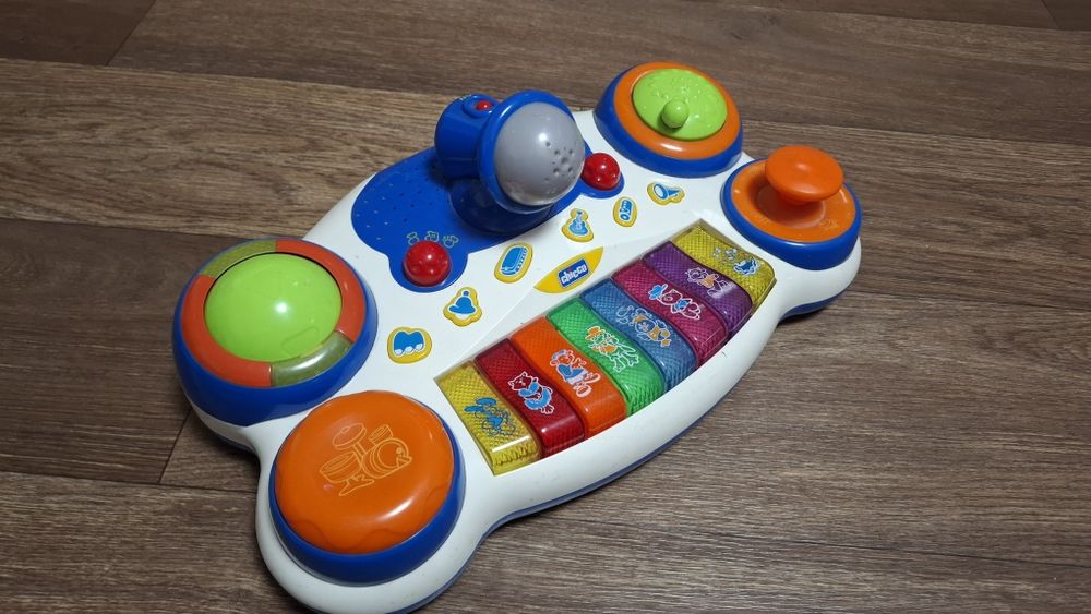 Музыкальное пианино Chicco