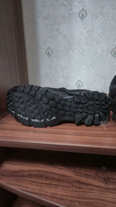 Продам кроссовки