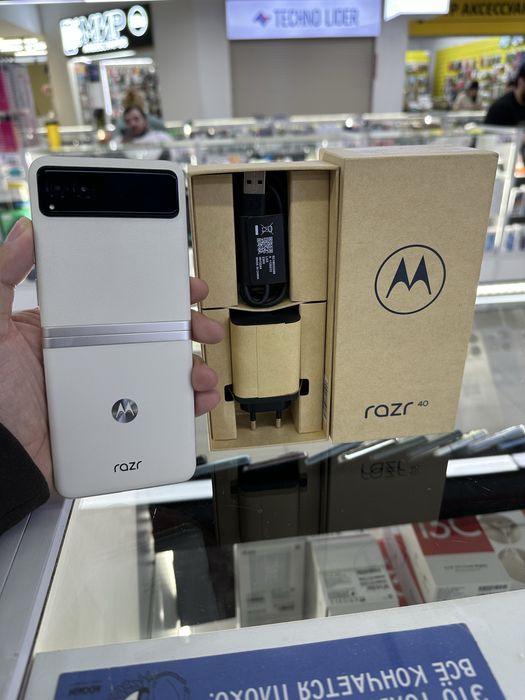 Moto razr 40 как новый