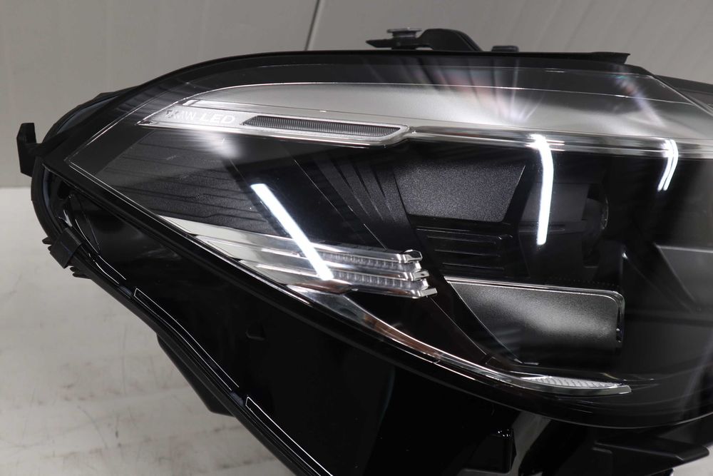 Десен фар БМВ Г05 Г06 BMW G05 G06 Лед Щатски