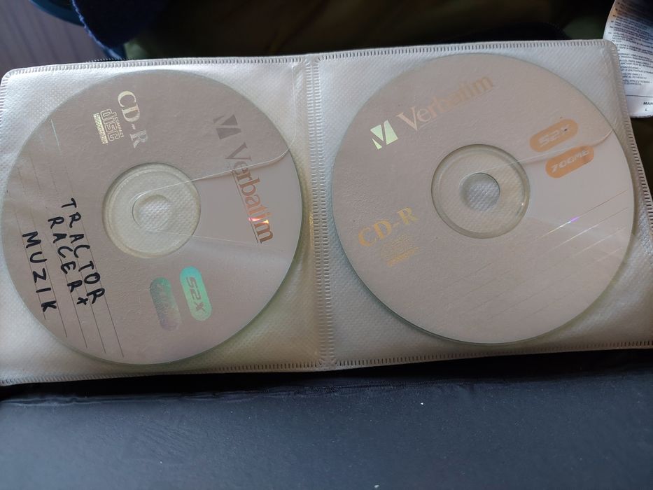 Cd de vinzare cu suport