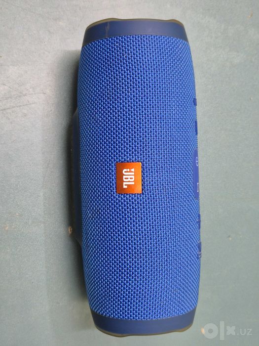 Продам портативную колонку jbl charge 3