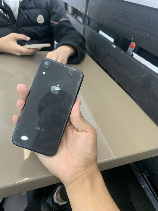 iPhone xr 128/75