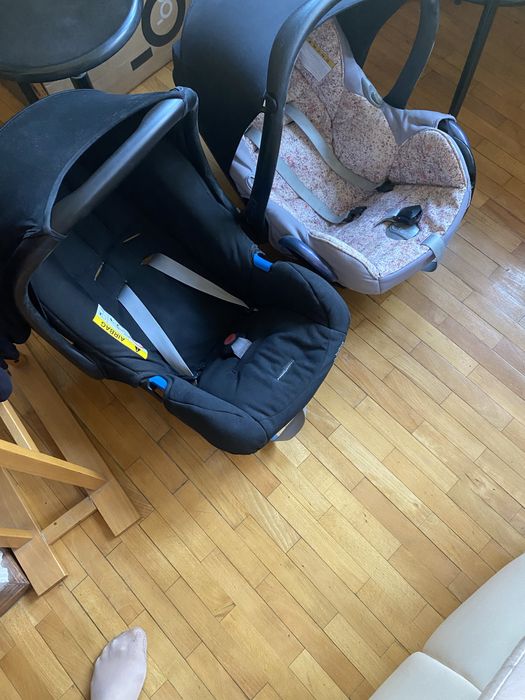 Продам  два детских кресла, автомобильное, солидный производитель.