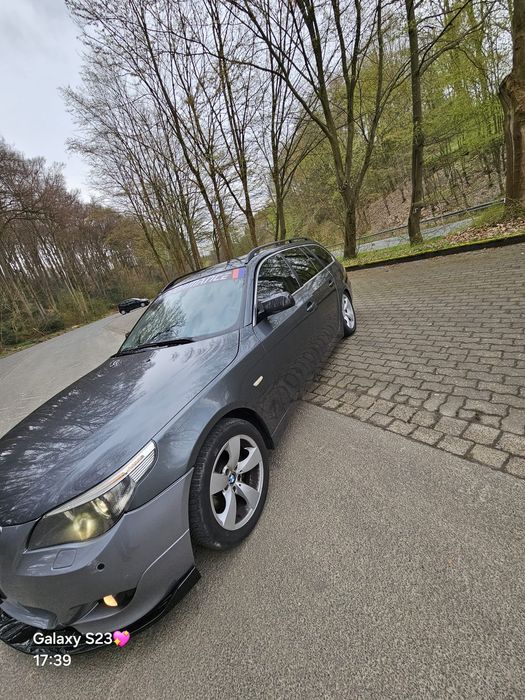 BMW e61 525i aproape ful și întreținut