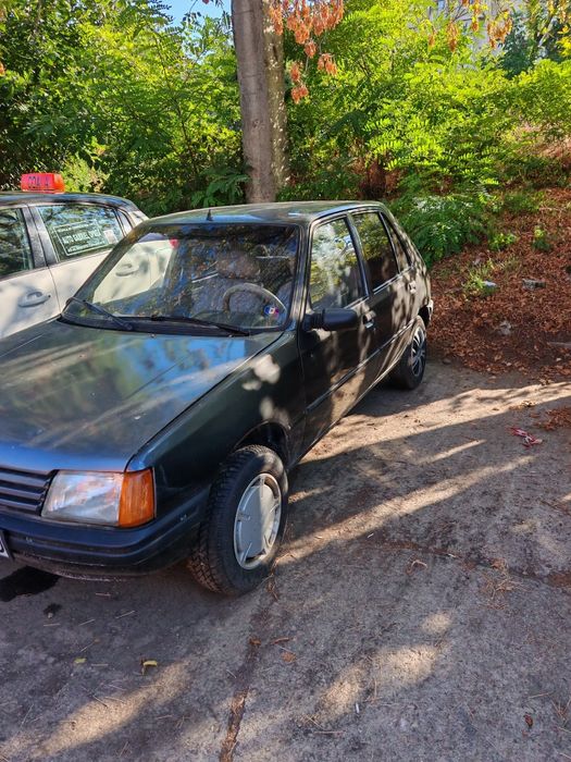 Vând Peugeot 205